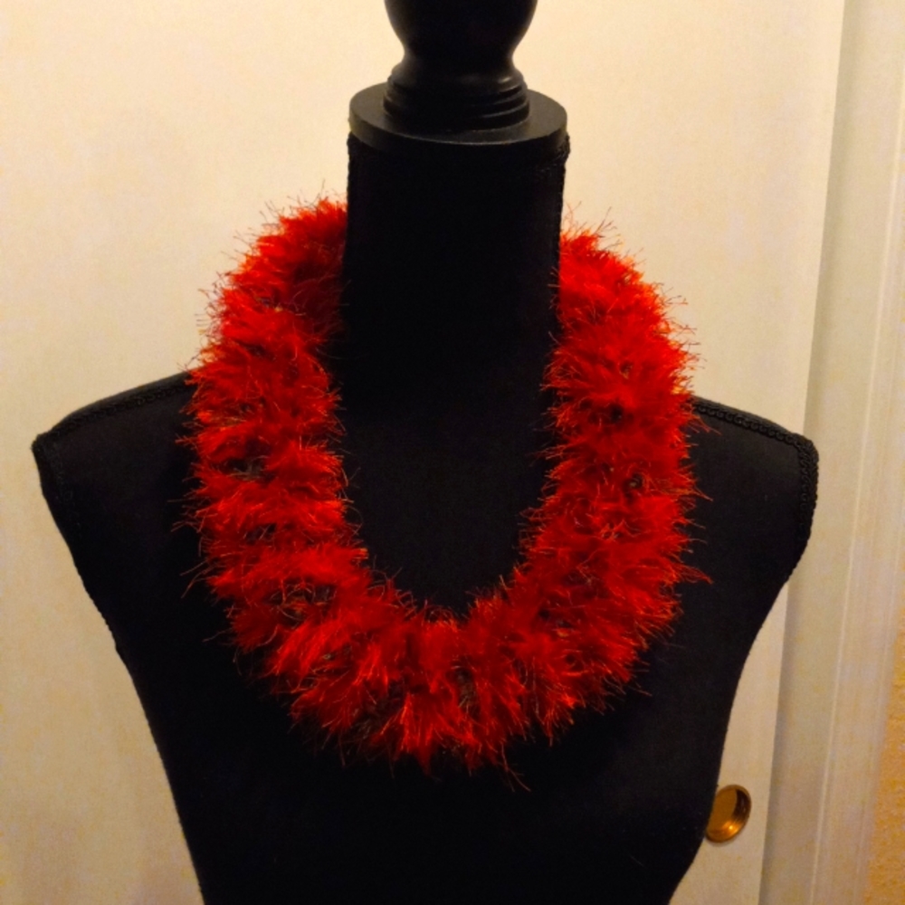 🧡🏝Vintage  Hawaiian Style Red & Green Lei/Hat Band Handmade 26"
